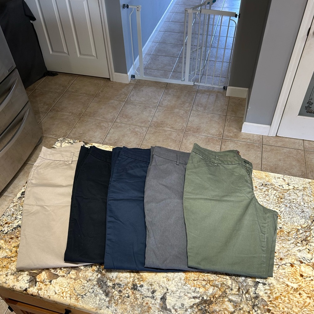 Women’s-  Lee-Assorted Color Pants- 5 pair!